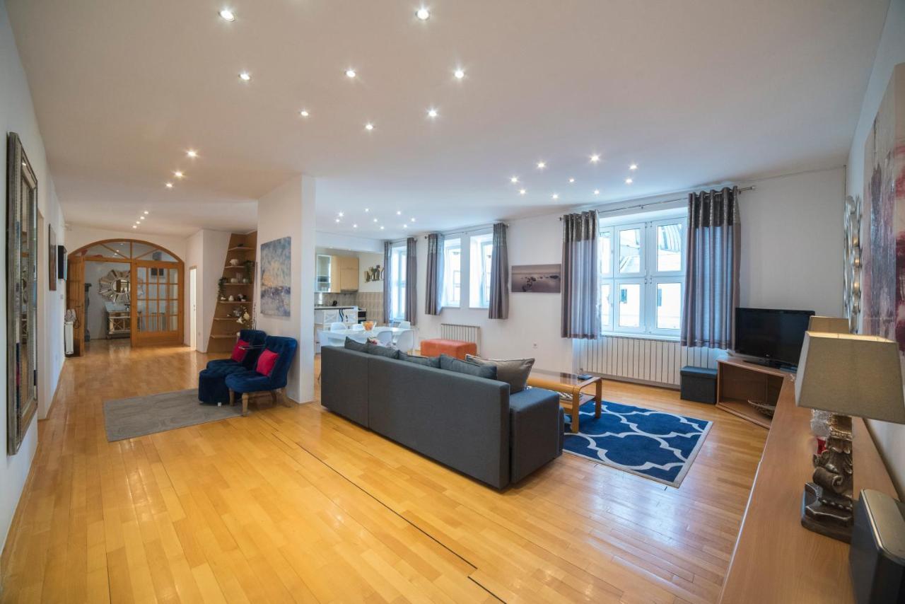 Octogon Apartment Загреб Екстериор снимка