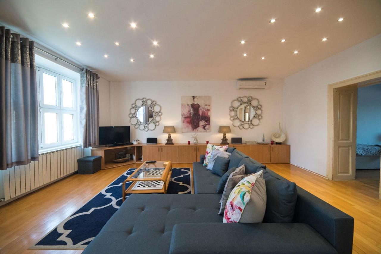 Octogon Apartment Загреб Екстериор снимка