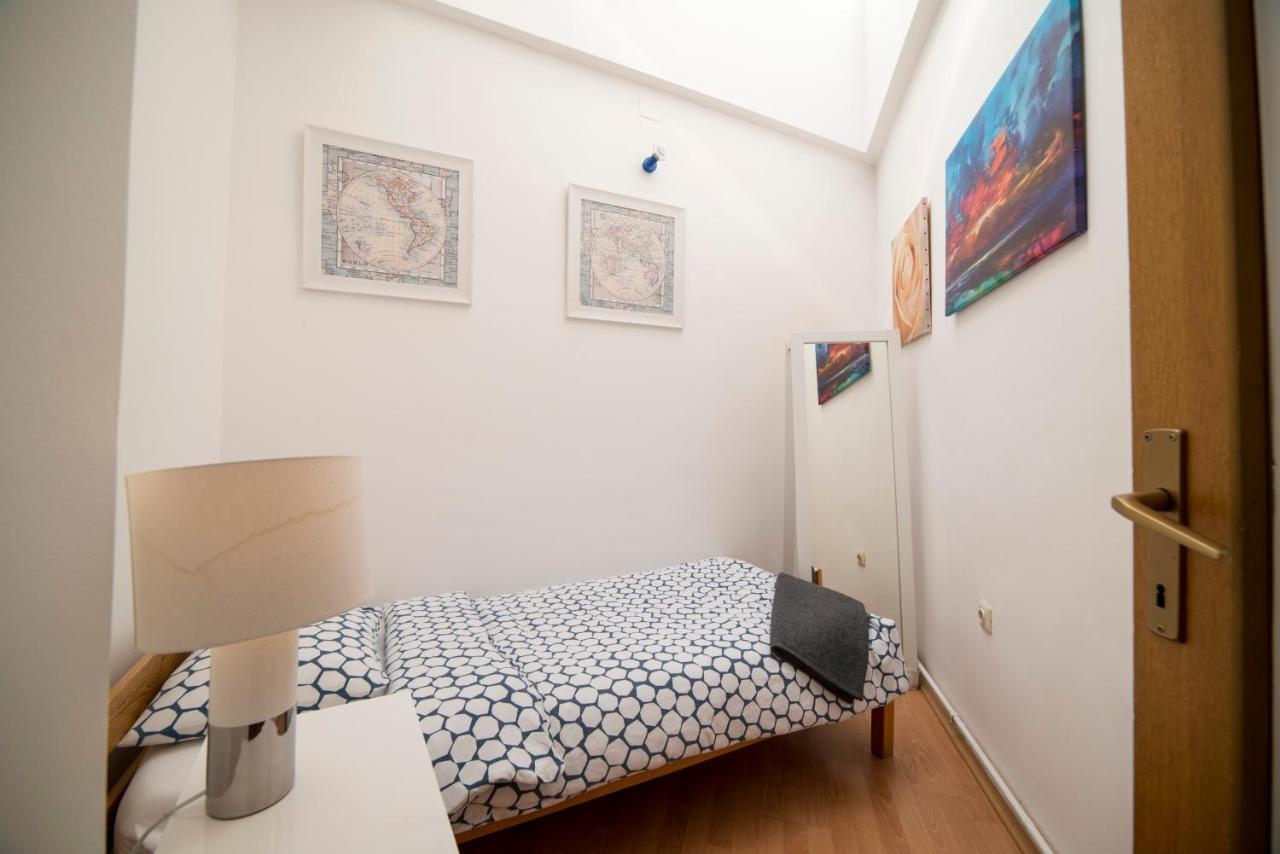 Octogon Apartment Загреб Екстериор снимка