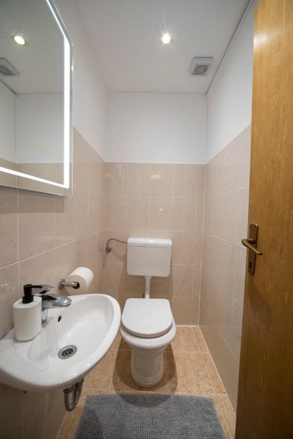 Octogon Apartment Загреб Екстериор снимка