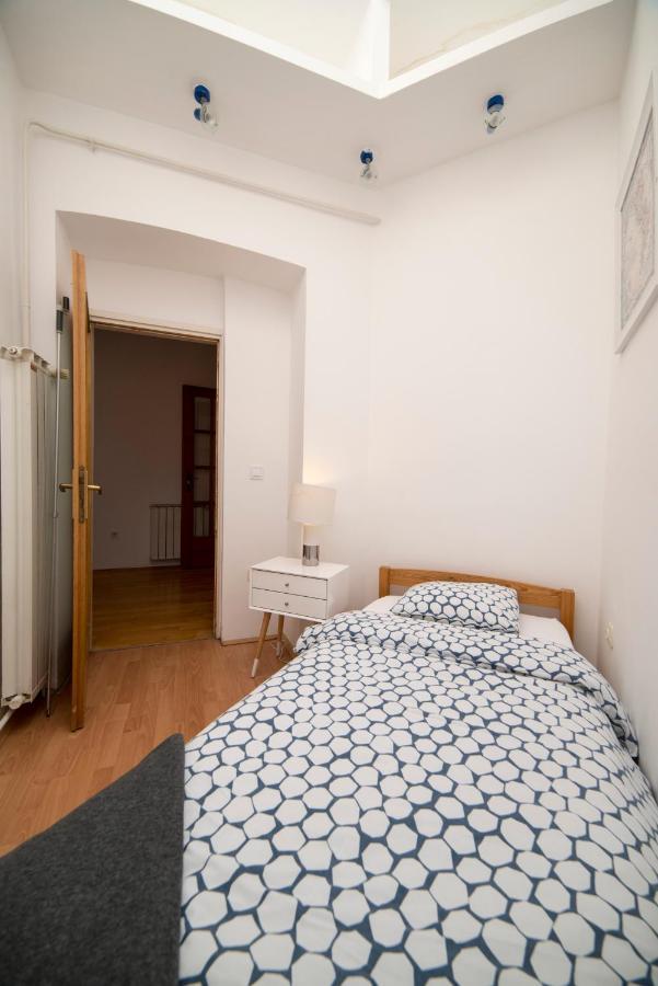 Octogon Apartment Загреб Екстериор снимка