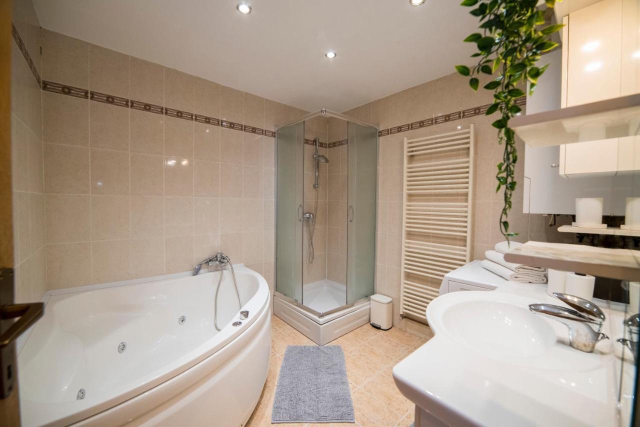 Octogon Apartment Загреб Екстериор снимка