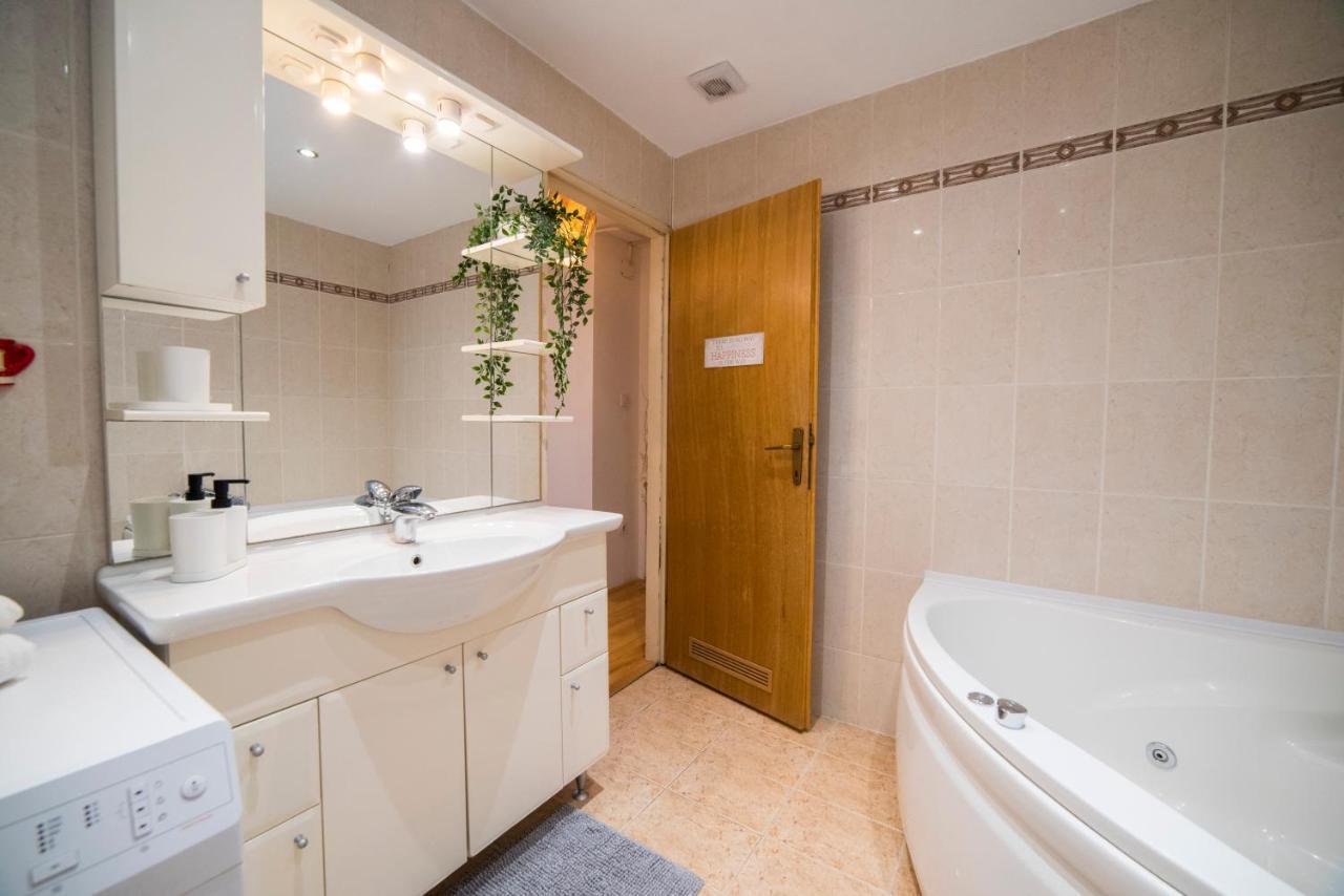 Octogon Apartment Загреб Екстериор снимка